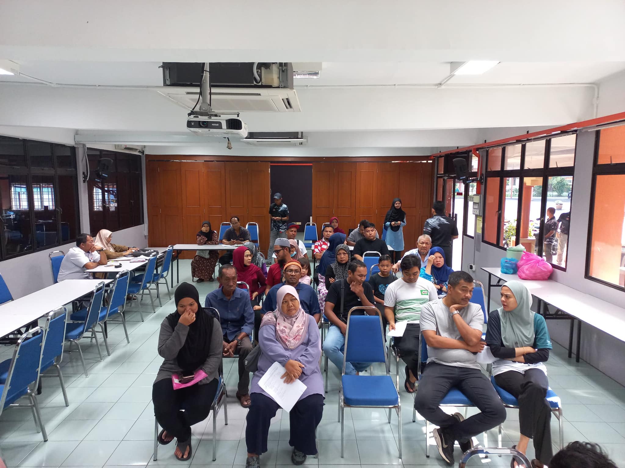 Program Outreach Penghuni Rumah Transit Di Tapak Projek Pencawang Masuk Utama (PMU), The Light, Tenaga Nasional Berhad (TNB)