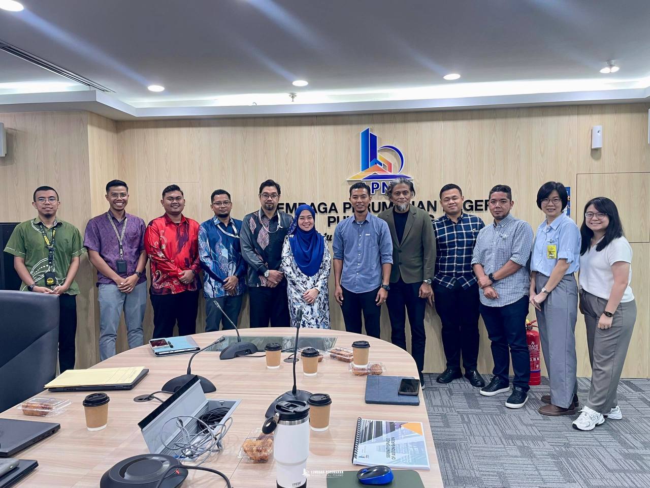 Sesi Libat Urus bersama Penyelaras KADUN Penanti bagi Cadangan Pembangunan Rumah MutiaraKu (RMKu) Bukit Mertajam bertempat di Bilik Mesyuarat Millenia Lembaga Perumahan Negeri Pulau Pinang (LPNPP), Paras 20, KOMTAR.