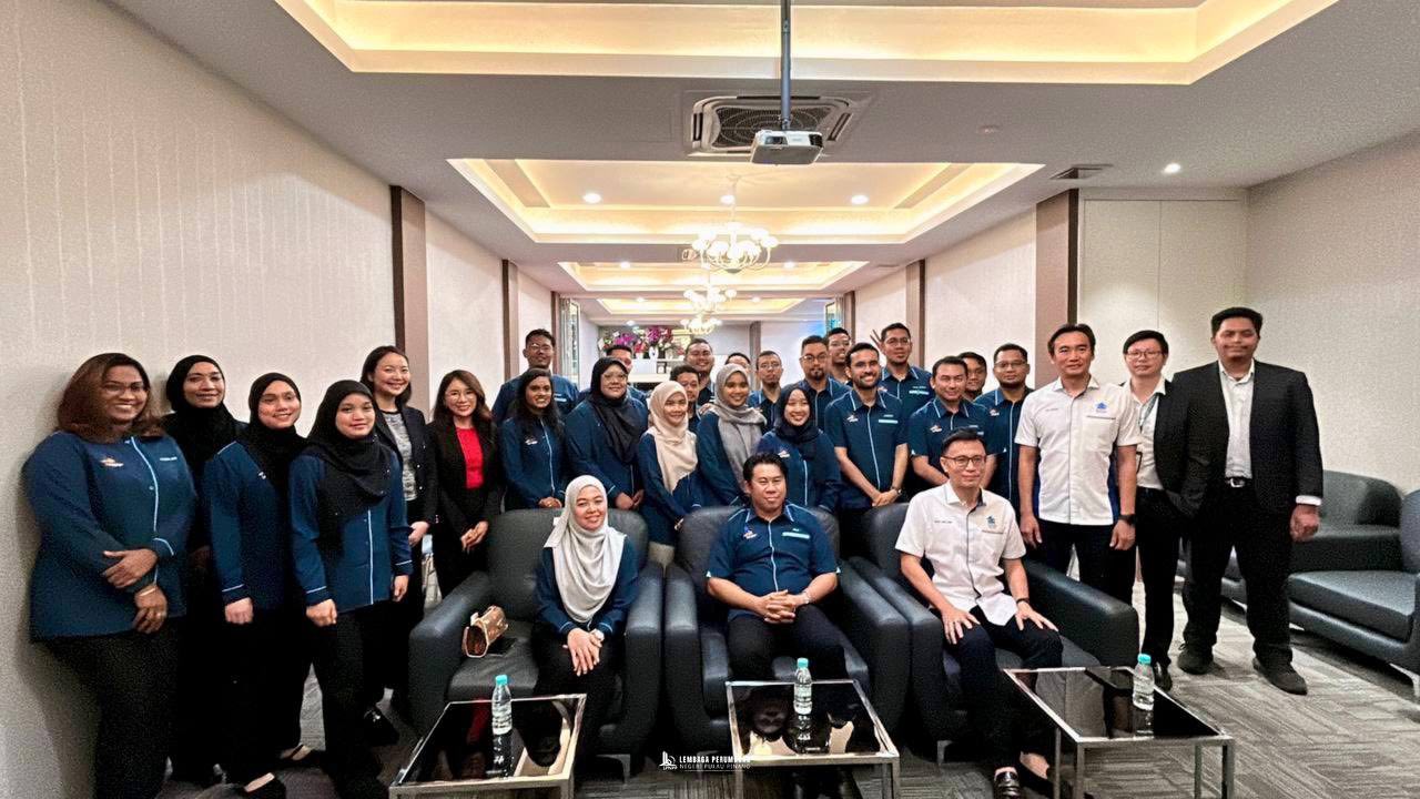 Lawatan Penanda Aras Lembaga Perumahan Negeri Pulau Pinang (LPNPP) kepada Persatuan Pemaju Hartanah Perumahan Malaysia Negeri Melaka (Real Estate And Housing Developers' Association Malaysia - REHDA) bertempat di Conference Hall REHDA Negeri Melaka, Melaka Tengah, Melaka.